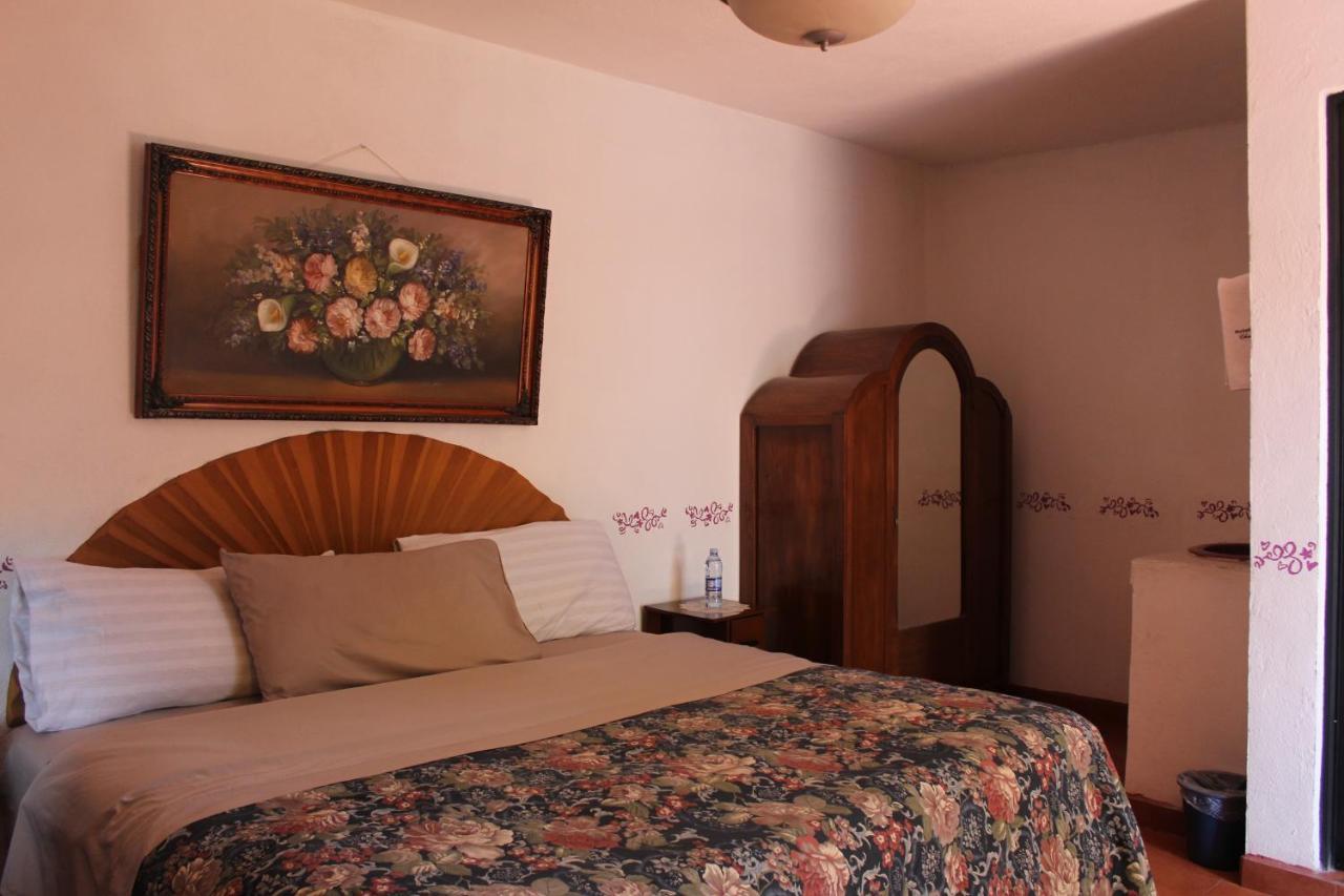 Comonfort Hotel Posada Chamacuero מראה חיצוני תמונה